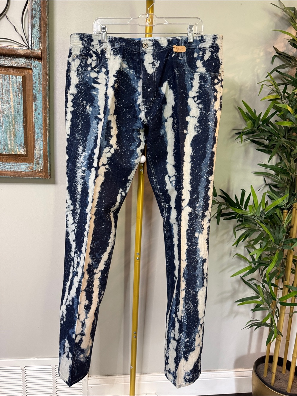 Born Fly vintage Bleached Navy Straight Jeans EUC 40